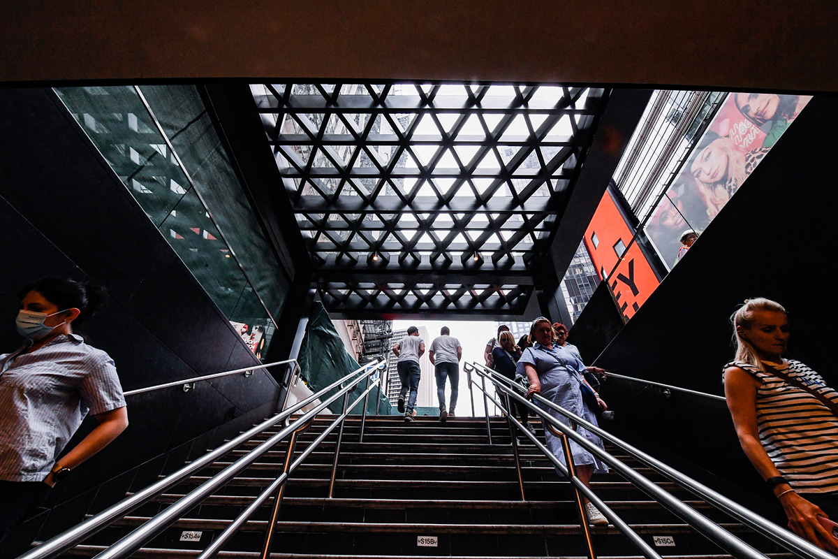 ニューヨーク市地下鉄、タイムズスクエア駅の新エントランスが共用開始