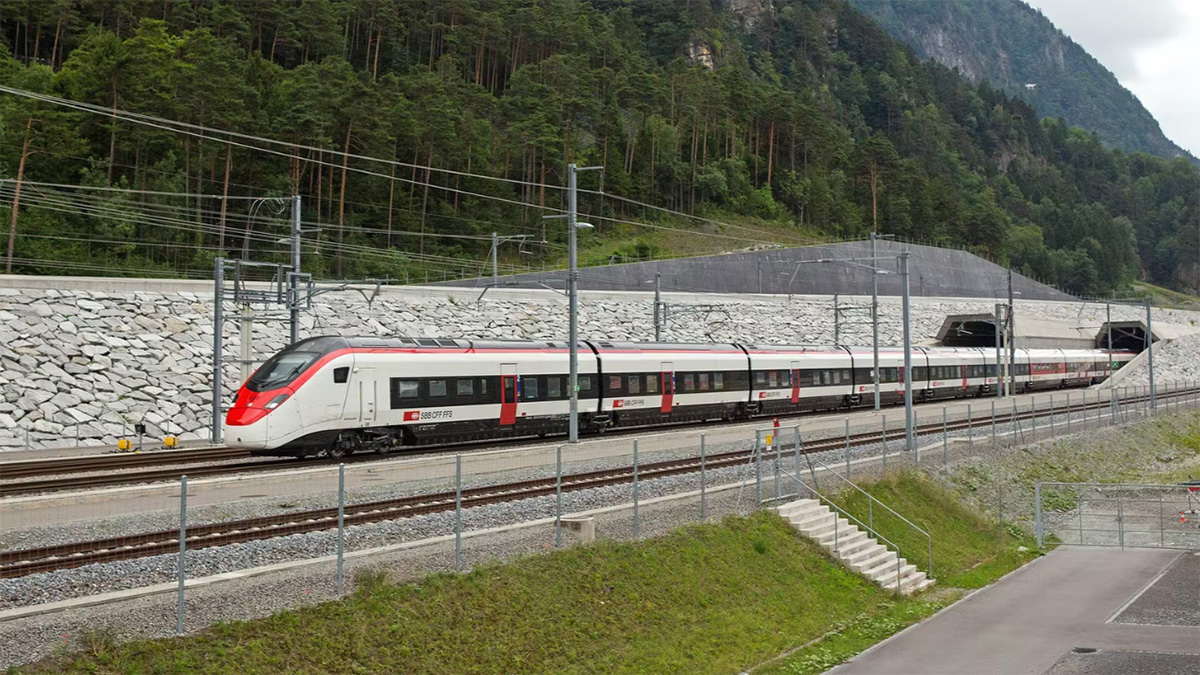 スイス連邦鉄道、ドイツ直通列車向けの新型電車を７編成発注