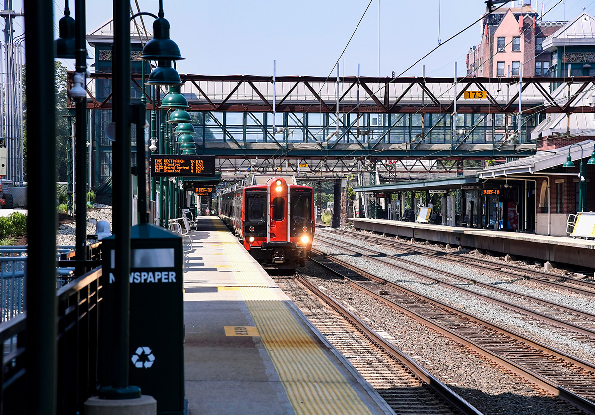 メトロノース鉄道、ニューヘイブン線のラッシュ時間帯に速達急行列車を新設