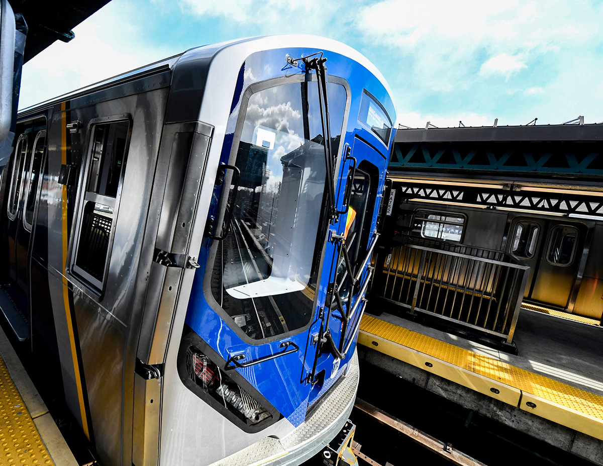 ニューヨーク地下鉄、デビュー間近の新型車両「R211形」を公開！